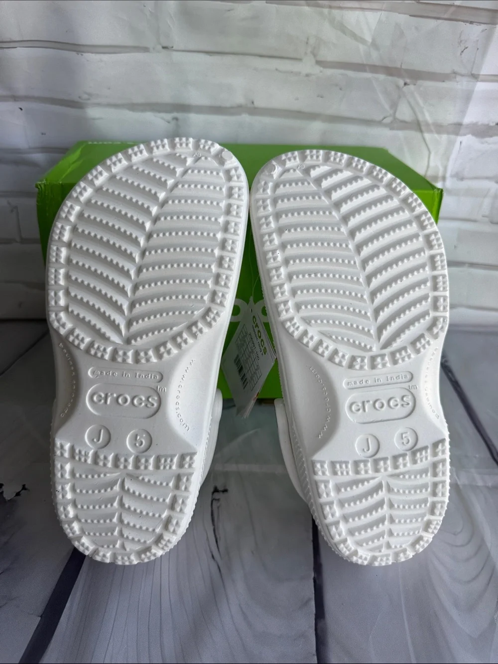 CROCS Classic Clogs in White